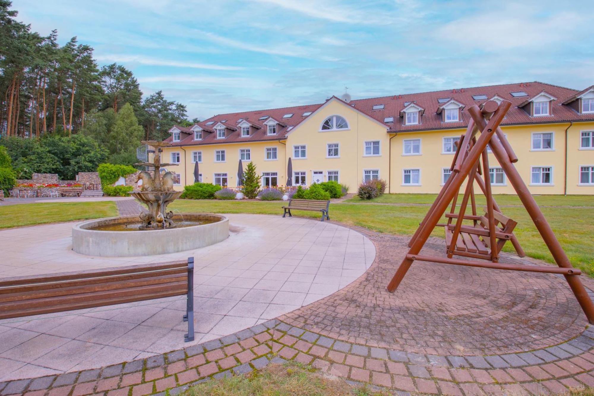 Ferien Hotel Flaeming Niemegk  Экстерьер фото