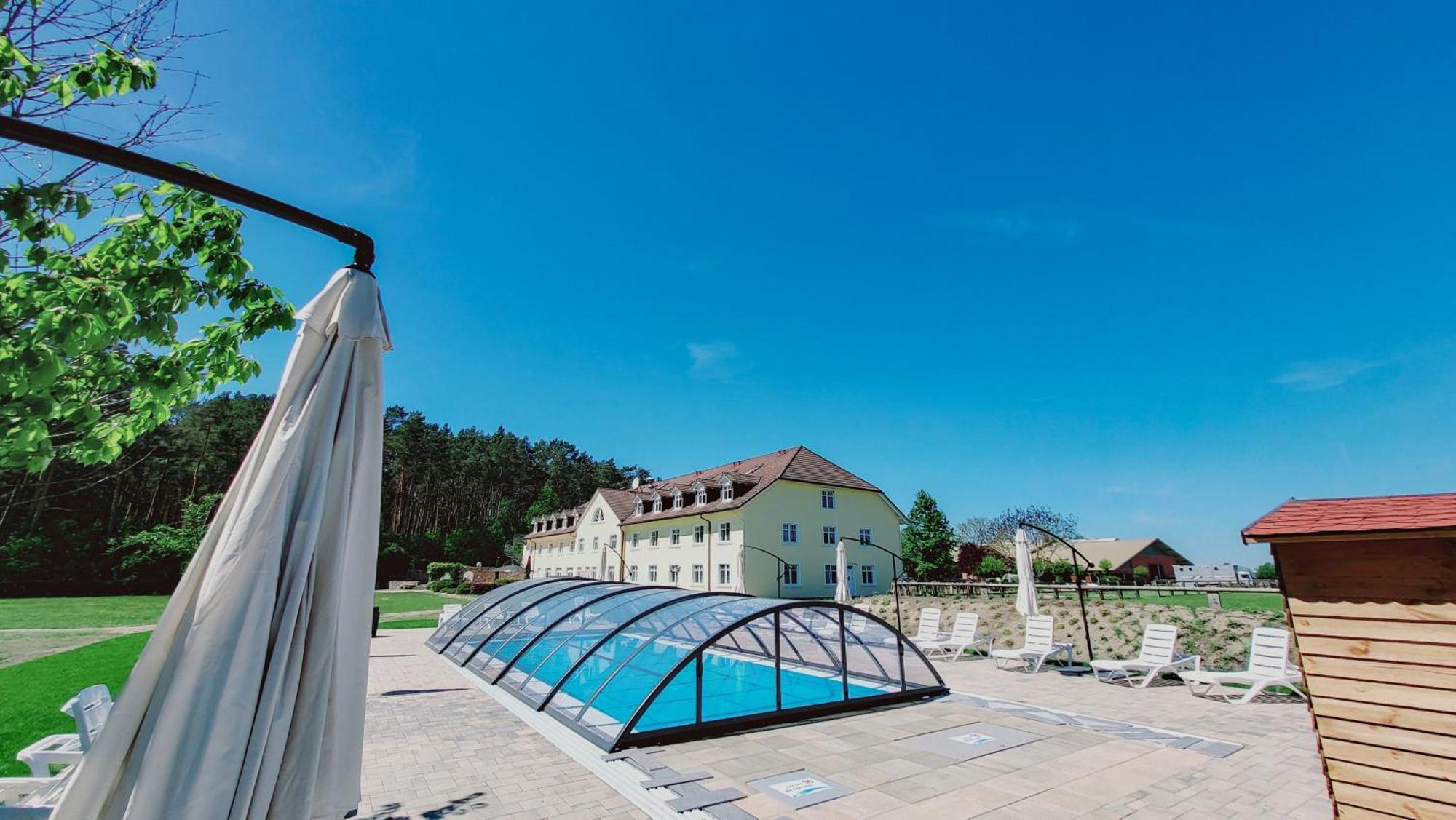 Ferien Hotel Flaeming Niemegk  Экстерьер фото